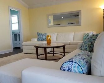 Downtown Topsail Beach, Ideal for small family. - Topsail Beach - Sala de estar