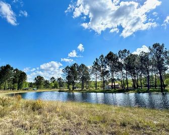 Flor La Roulotte Du Médoc - Naujac-sur-Mer - Outdoors view