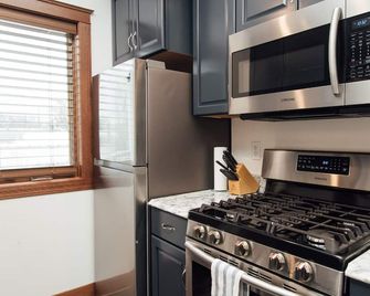 Kingfield, Minneapolis; Sleeps 6; New Construction, 3 Miles from Downtown - Mineápolis - Cocina