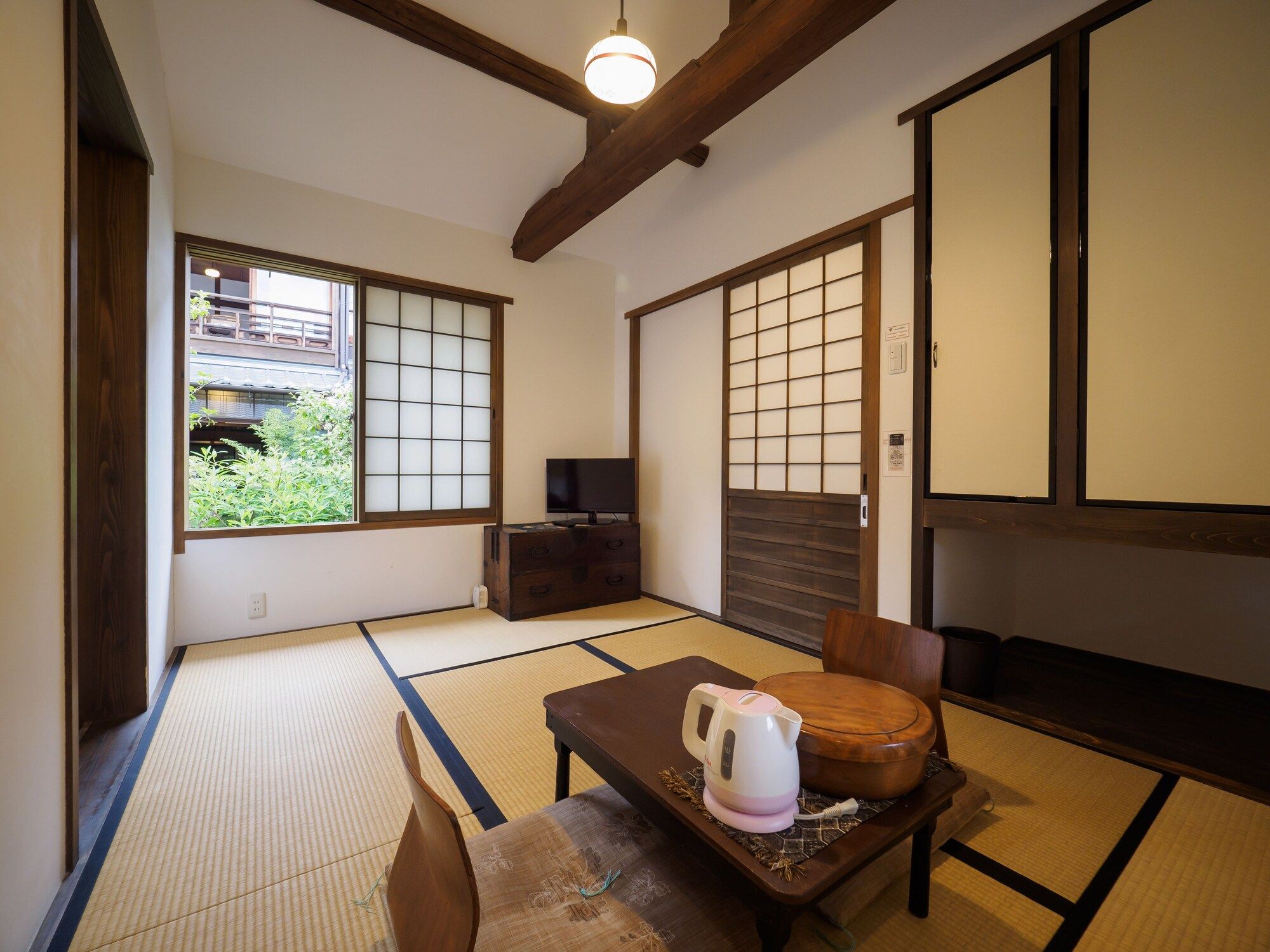 Inase Otsu Machiya Bed & Breakfast - Ōtsu - Dining room