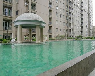 Homey 2br Apartment At Grand Palace Kema - Yakarta - Piscina