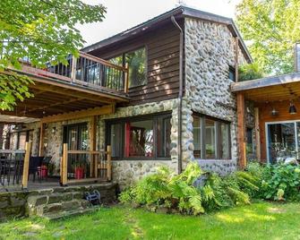 Chalet Lac à la tortue - Shawinigan - Building