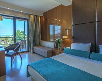 Cosmopolitan Hotel - Kateríni - Bedroom