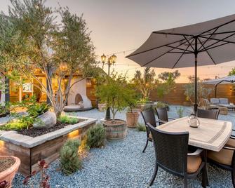 Fresno/Madera Luxe Modern Home - Madera - Binnenhof