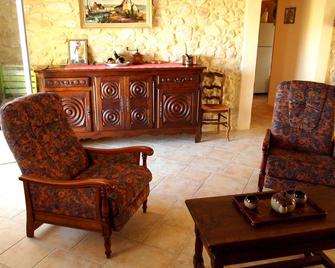 Near Nîmes, Authentic Village House In 2009 - Yard & Garden - Saint-Mamert-du-Gard - Sala de estar