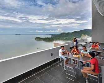 Lexis Suites Penang - Teluk Kumbar - Balcony