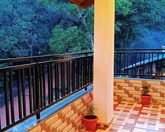 Janani Niwas Matheran - Matheran - Balcony