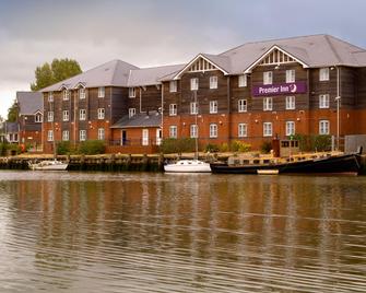 Premier Inn Isle Of Wight (Newport) - Newport - Gebouw