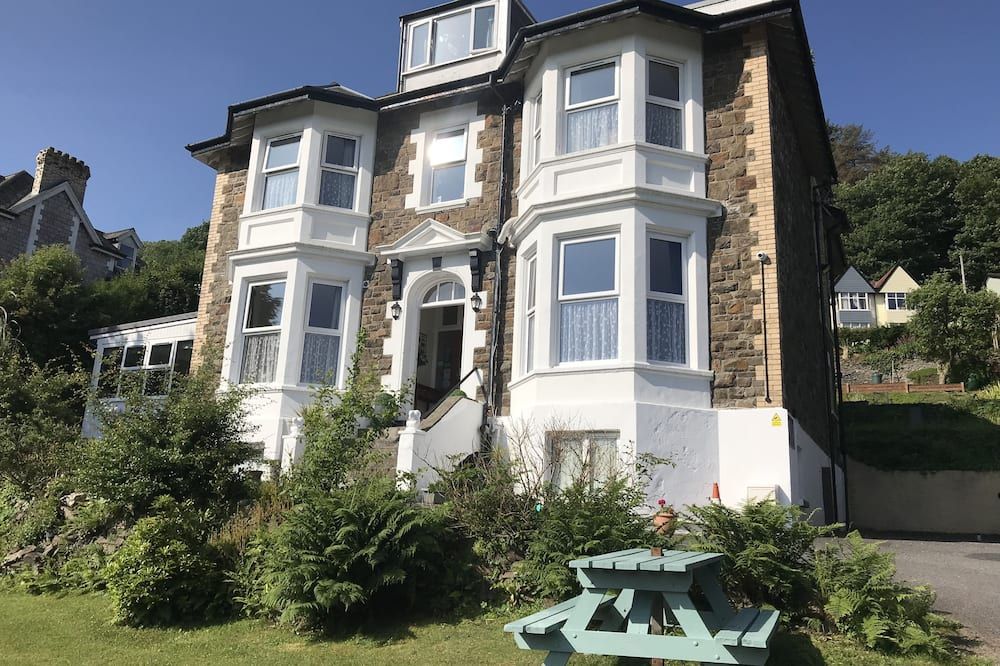 كيرن هاوس - إلفراكومب - مبنى