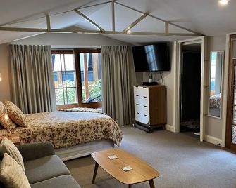 The Cosy Bungalow - Portarlington - Bedroom