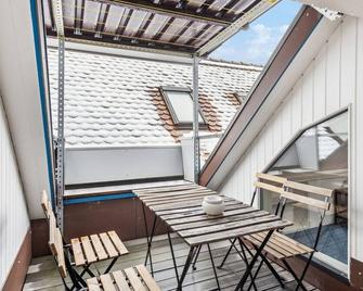 Affordable Living on Zurich's Edge - Dietikon - Balcony