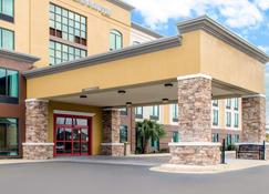 Comfort Inn and Suites Biloxi-DIberville - Biloxi - Building