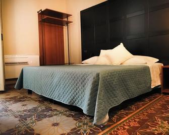 Santuzza Art Hotel Catania - Catania - Habitación