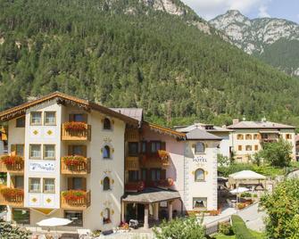 Hotel Genzianella - Ziano di Fiemme - Budova