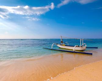 OYO 1365 Sunrise Lumbung - Gili Trawangan - Beach