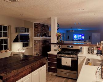 Beautiful lake house just a mile and a half from downtown Mount Dora. - Mount Dora - Kuchyň