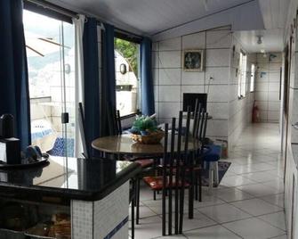 Hostel Ancorados Drumond - Angra dos Reis - Comedor