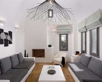 Santorini Princess Presidential Suites - Akrotiri - Phòng khách
