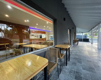 Aguila Blanca Hotel - Villa Gesell - Edificio