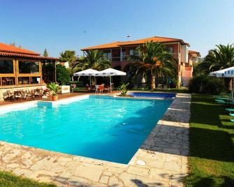 Hanioti Hotel - Chaniotis - Pool