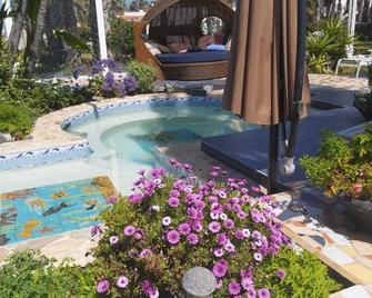 Casa De Los Abuelos, Beach Front Property - Cabo Punta Banda - Pool