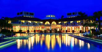 Resort Hotel Kume Island - Kumejima - Pool