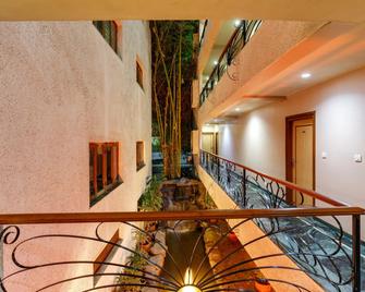 Hotel Woodland - Kolhāpur - Σκάλες