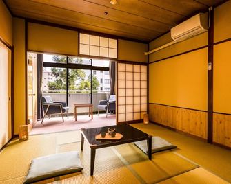 Ooedo Onsen Monogatari Awazu Grand Hotel - Komatsu - Huiskamer