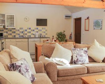 Cranberry Cottage - Shrewsbury - Living room