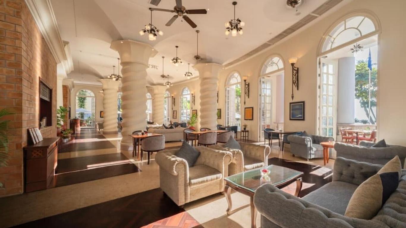 サンライズ ニャチャン ビーチ ホテル スパ