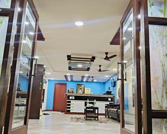 M R Hotels, Vishakapatnam - Visakhapatnam - Lobby