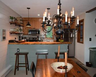 Located At Bromley Mountain - Peru - Cocina