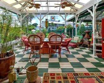 Hale Kawehi Bnb Guesthouse - Hilo - Patio