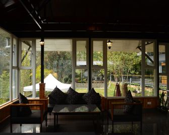 La Bougainvillea Garden Retreat - Gangtok - Restaurant