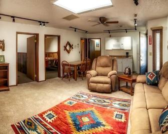 This house is a 3 bedroom(s), 1 bathrooms, located in Thermopolis, WY. - Thermopolis - Living room