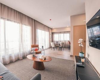 Fully Serviced Apartment at Regatta Living - 3A - Santo Domingo - Living room