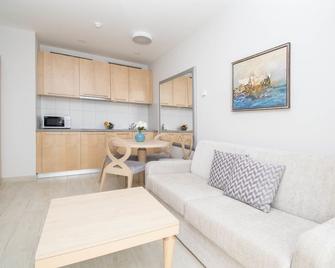 Aparthotel Flora - Tučepi - Phòng khách