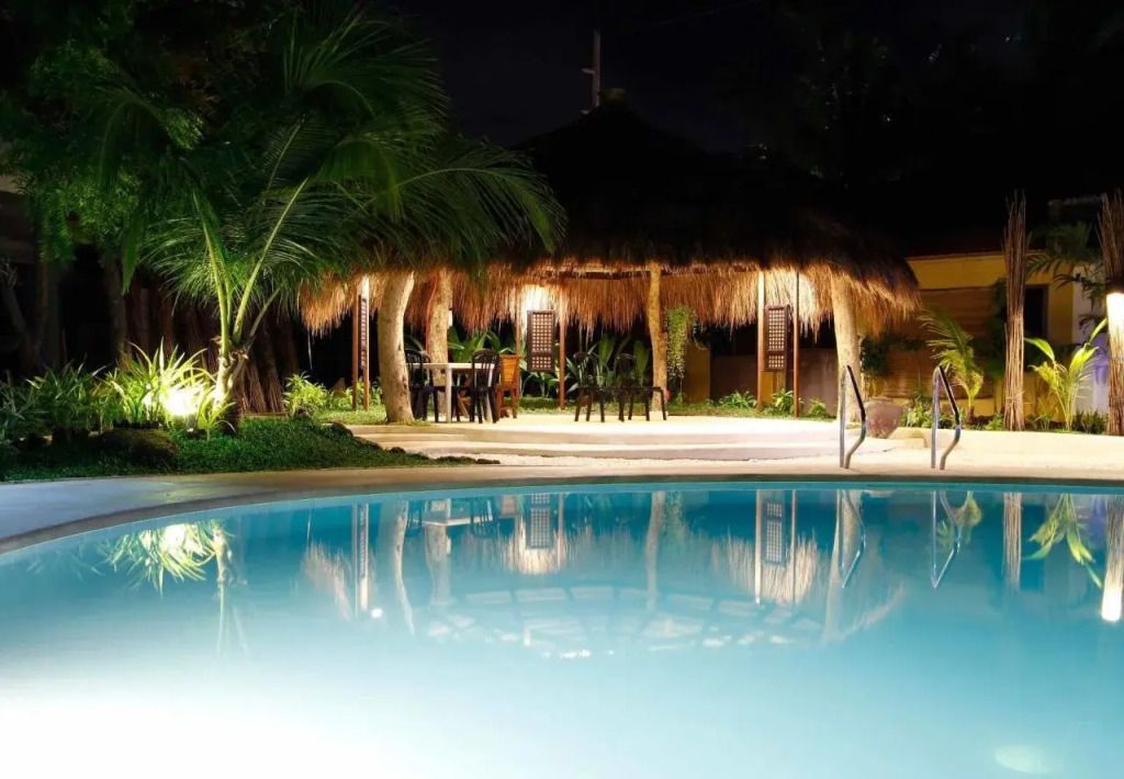 Urban Sands Iloilo Hotel - אילוילו סיטי - בריכה