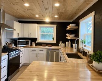 Lake Lure Family Retreat - Evart - Cocina