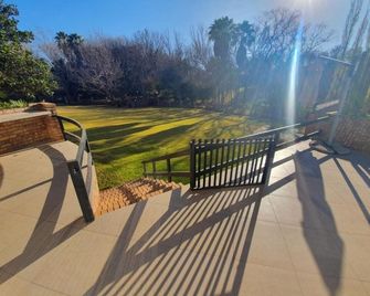 Leach Lodge - Kuruman