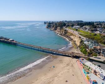 Pink Venetian (Lower Unit) - Capitola - Beach