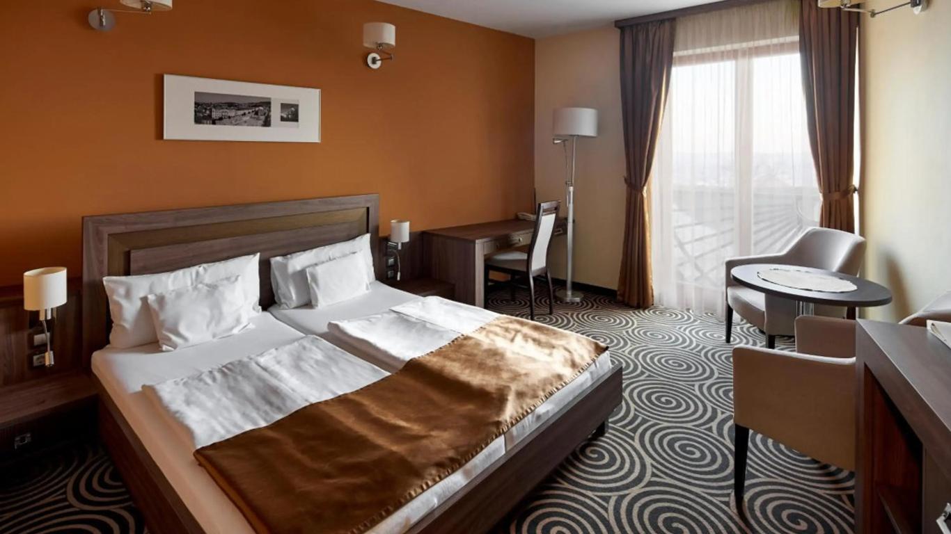 Hotel Millennium