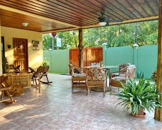 3 BR tropical oasis - pool, forest and waterfall - San Gerardo de Dota - Patio
