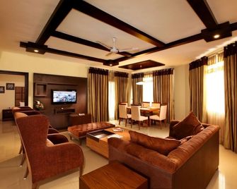 ذا جولدن سويتس آند سبا - كالانغوت - غرفة معيشة