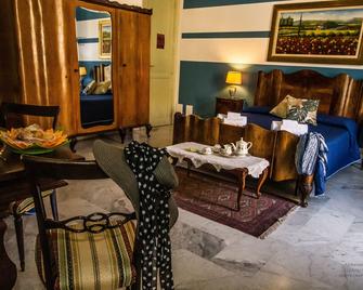 Cavour Il Conte Camillo - פאלרמו - חדר שינה