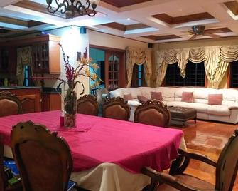 Makiling Heights Panoramicview Rest House - Los Baños - Restaurant