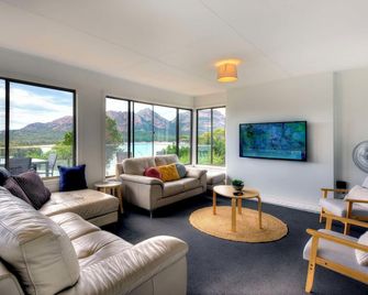 On the Beach 1 - Coles Bay - Living room