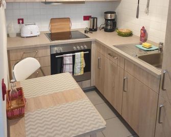 Ferienwohnung - Halle - Kitchen