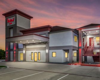 Red Roof Inn Baytown - Baytown - Gebäude