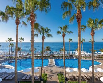 Hotel Riu Madeira - Caniço - Piscine